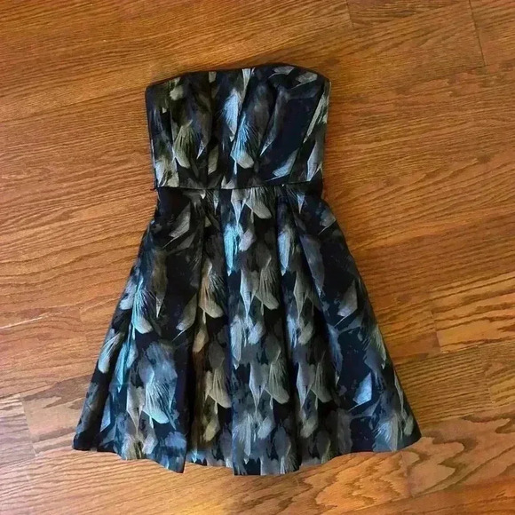 WHBM Strapless Jacquard Feather Print Fit Flare Dress Size 00 Party Special Occ - Picture 13 of 13